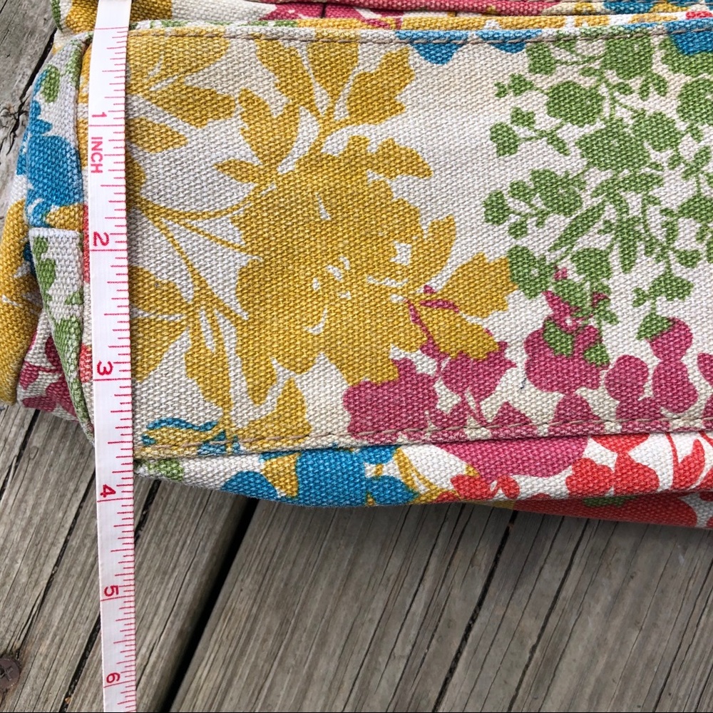 Relic Floral Shoulder Bag - Picture 12 of 12